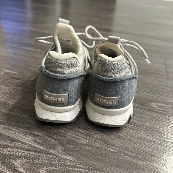 Sorel women’s sneakers - Picture 3 of 3